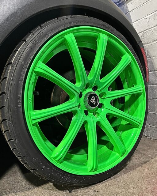 💚 Wheel Wednesday 💚
Some wheels blend in... these definitely don't. 😎
Would you rock this bold green setup on your own ride, or is it a little too wild? 👇
📍 Kings Cross Automotive | Vancouver, WA
#WheelWednesday #CustomWheels #EuropeanCars #VancouverWA #KingsCrossAutomotive