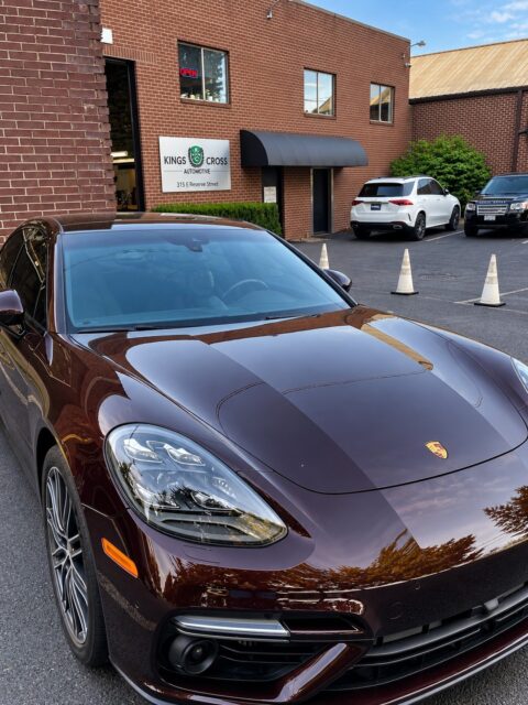 Some cars just know how to make an entrance. This Porsche Panamera rolled up to the shop looking sharp. Four doors. Porsche performance. Zero need to blend in.
What's your verdict on the color? 🔥
#PorschePanamera #Porsche #KingsCrossAutomotive #EuropeanCars #VancouverWA